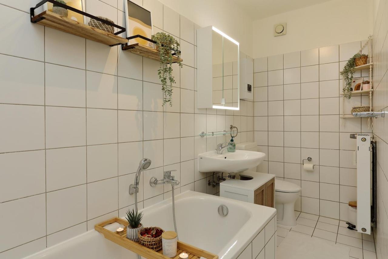 *City, Naehe Hbf, Kingsizebetten, Fitnessecke* 뒤스부르크 외부 사진